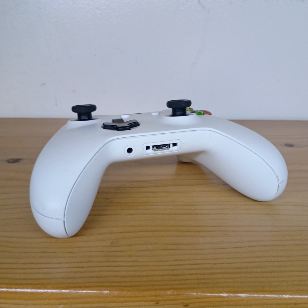 Microsoft Xbox One S 500GB Model 1681 Console System Bundle - Tested and Works - Picture 16 of 16